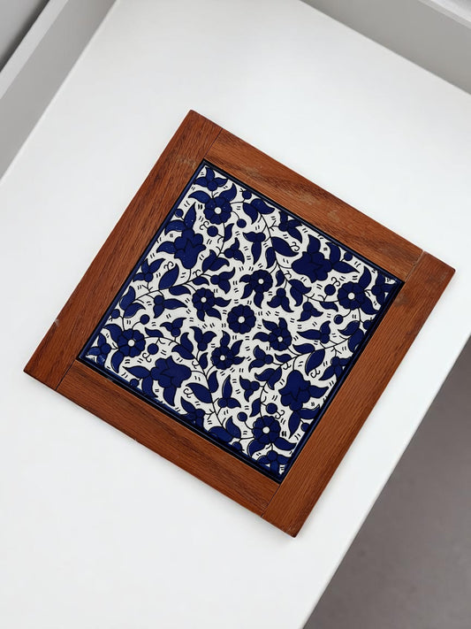 Keramikfliese mit Holzrahmen – Handgefertigt in Palästina