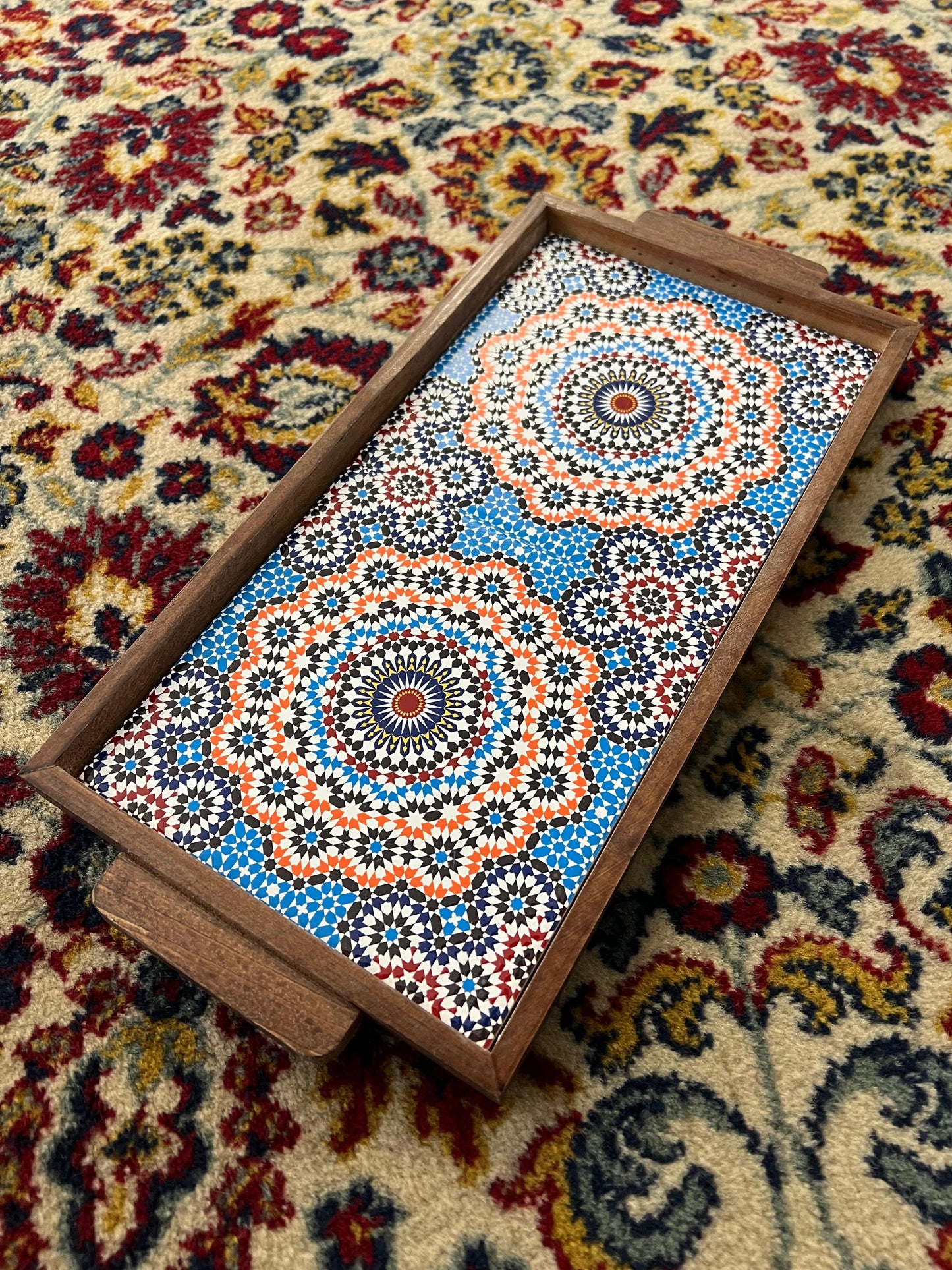 Kleines Tablett aus Keramik und Eichenholz Nr. 1